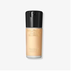 MAC Cosmetics Studio Radiance Foundation NC20